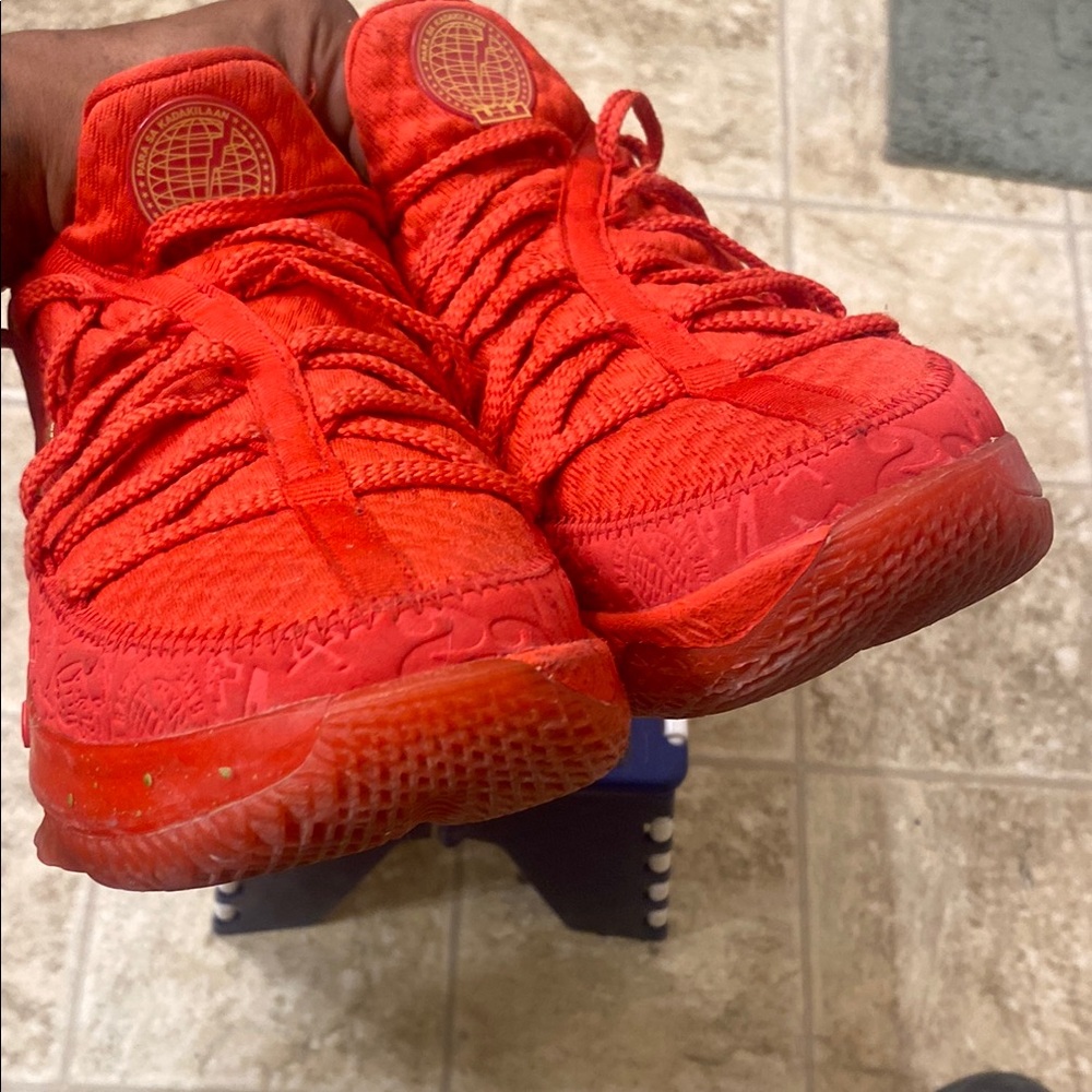 2020 Titan x LeBron 17 low agimat - Picture 7 of 7